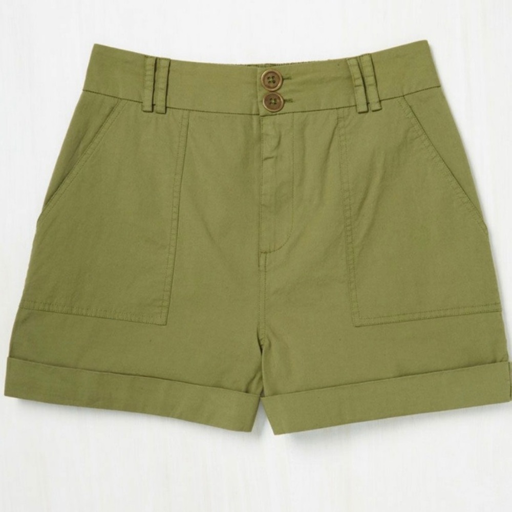 Modcloth safari green cuffed cotton shorts 2X Plus